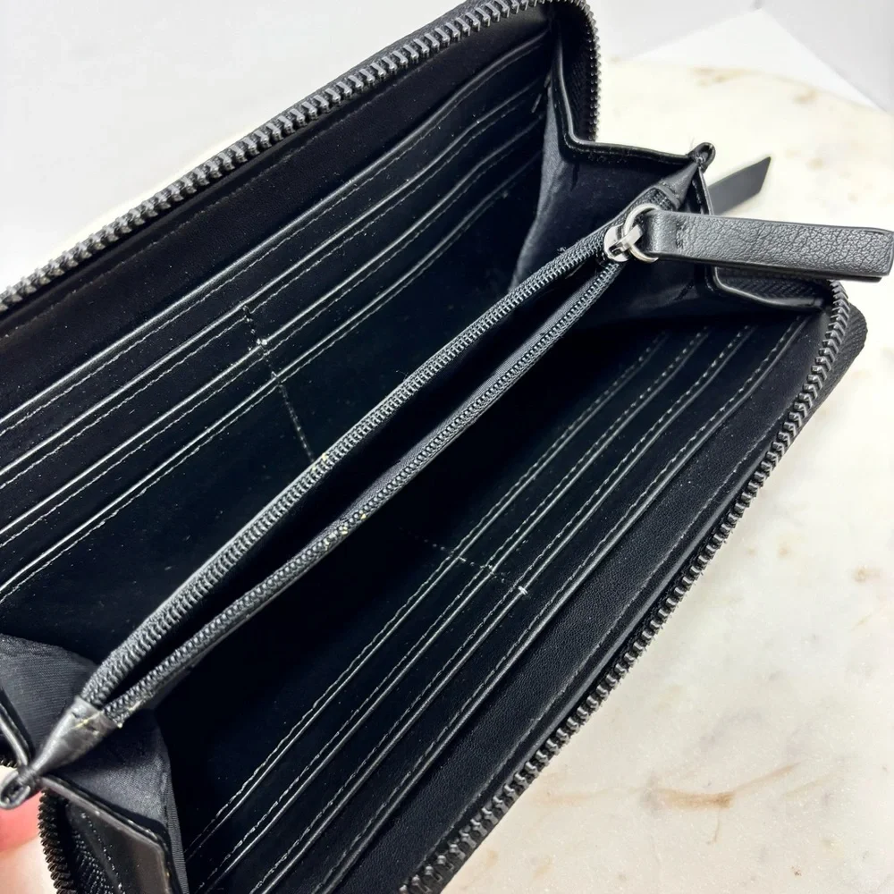 Simply Vera Vera Wang Signature Black Wallet‎